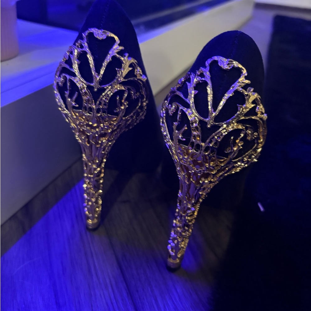 Shoe Dazzle Black and Gold Heels